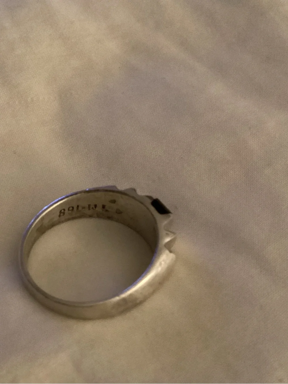 VTG silver Ring inlayed Onyx and Twisted Silver Detailed Authentic Stone